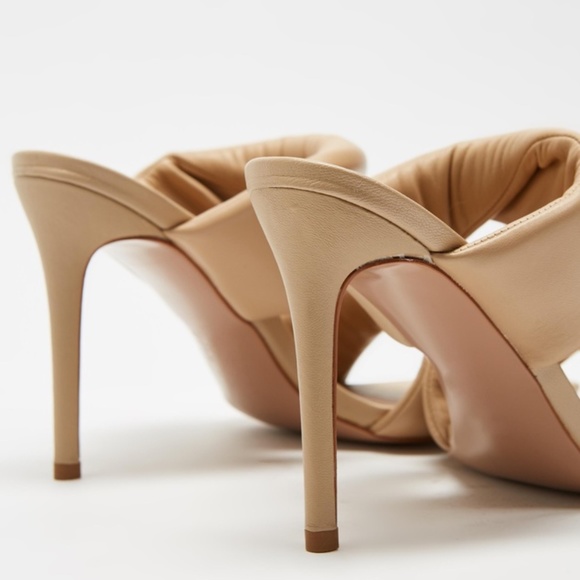 ALIAS MAE Issy Heels - Picture 2 of 6